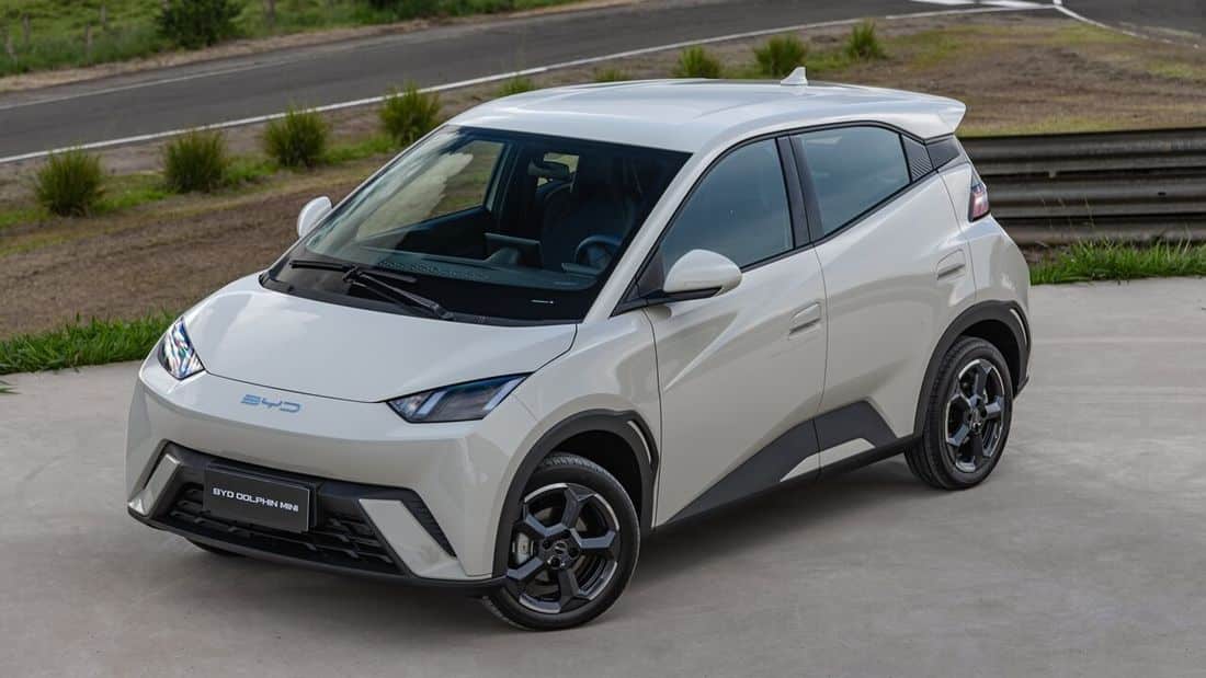 Το BYD Dolphin Surf βάζει τα «καλά» του