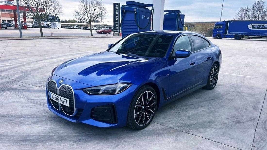 Ο πόλεμος στο Ιράν εκτοξεύει την υιοθέτηση των ηλεκτρικών αυτοκινήτων παγκοσμίως