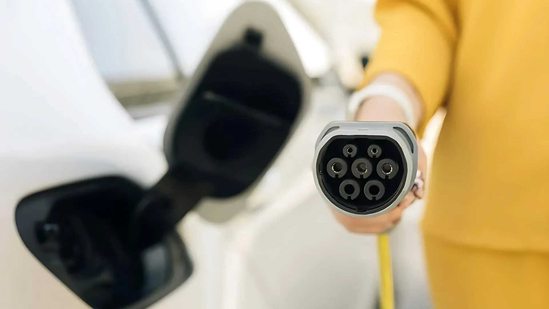 Εσύ χρησιμοποιείς σωστά το καλώδιο φόρτισης;