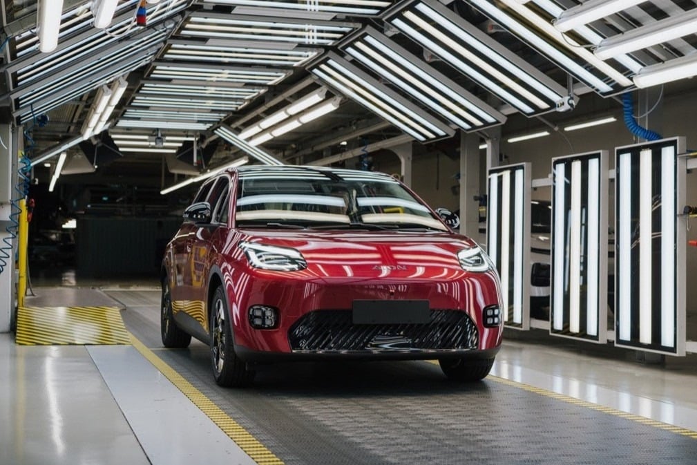 Οι Κινέζοι «χτίζουν» Ευρώπη: Νέο ηλεκτρικό GAC Aion UT παράγεται ήδη στην Αυστρία – Τι σημαίνει αυτό για την αγορά