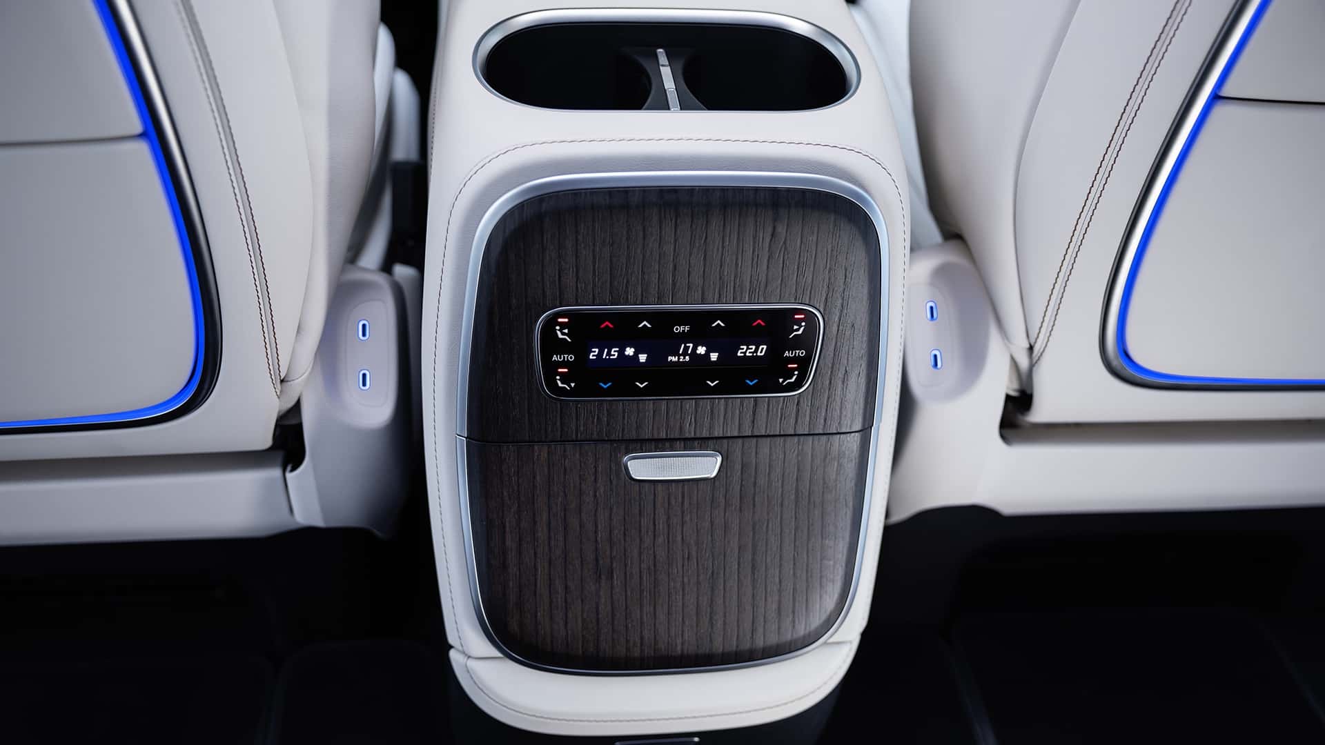 Το νέο ηλεκτρικό Mercedes VLE υπόσχεται πολυτέλεια, 700 km αυτονομία και… κινηματογράφο