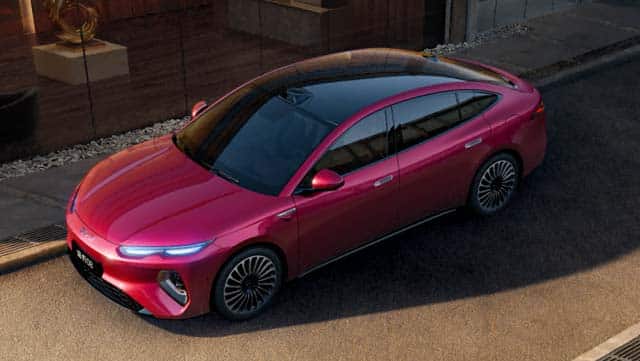 BYD: «Καταιγίδα» ηλεκτρικών στο Πεκίνο – Supercars 1.000+ PS, φόρτιση-αστραπή και SUV που αλλάζουν τα πάντα