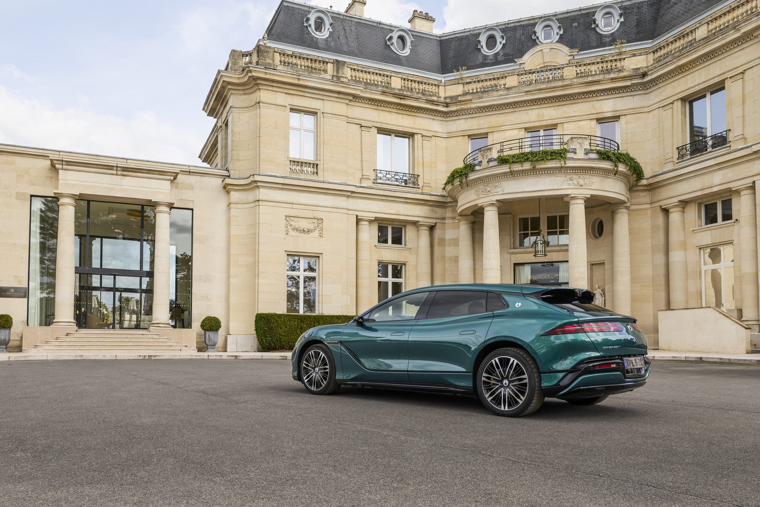 Το shooting brake DENZA Z9GT έρχεται στην Ευρώπη