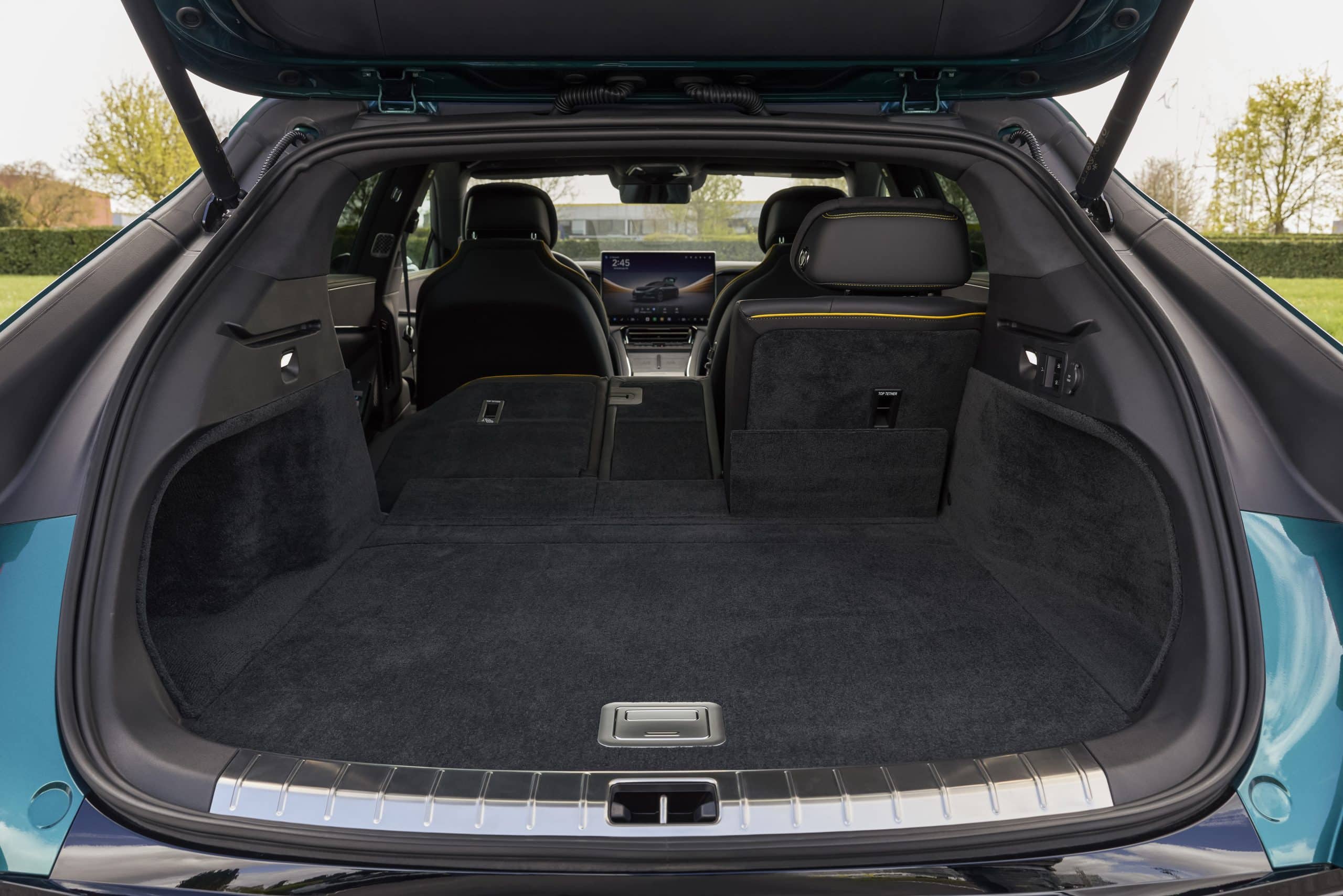 Το shooting brake DENZA Z9GT έρχεται στην Ευρώπ