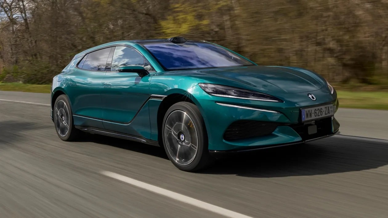 Ηλεκτρικό υπερόπλο: Το Denza Z9GT φορτίζει σε 5' και αφήνει πίσω Porsche και Tesla