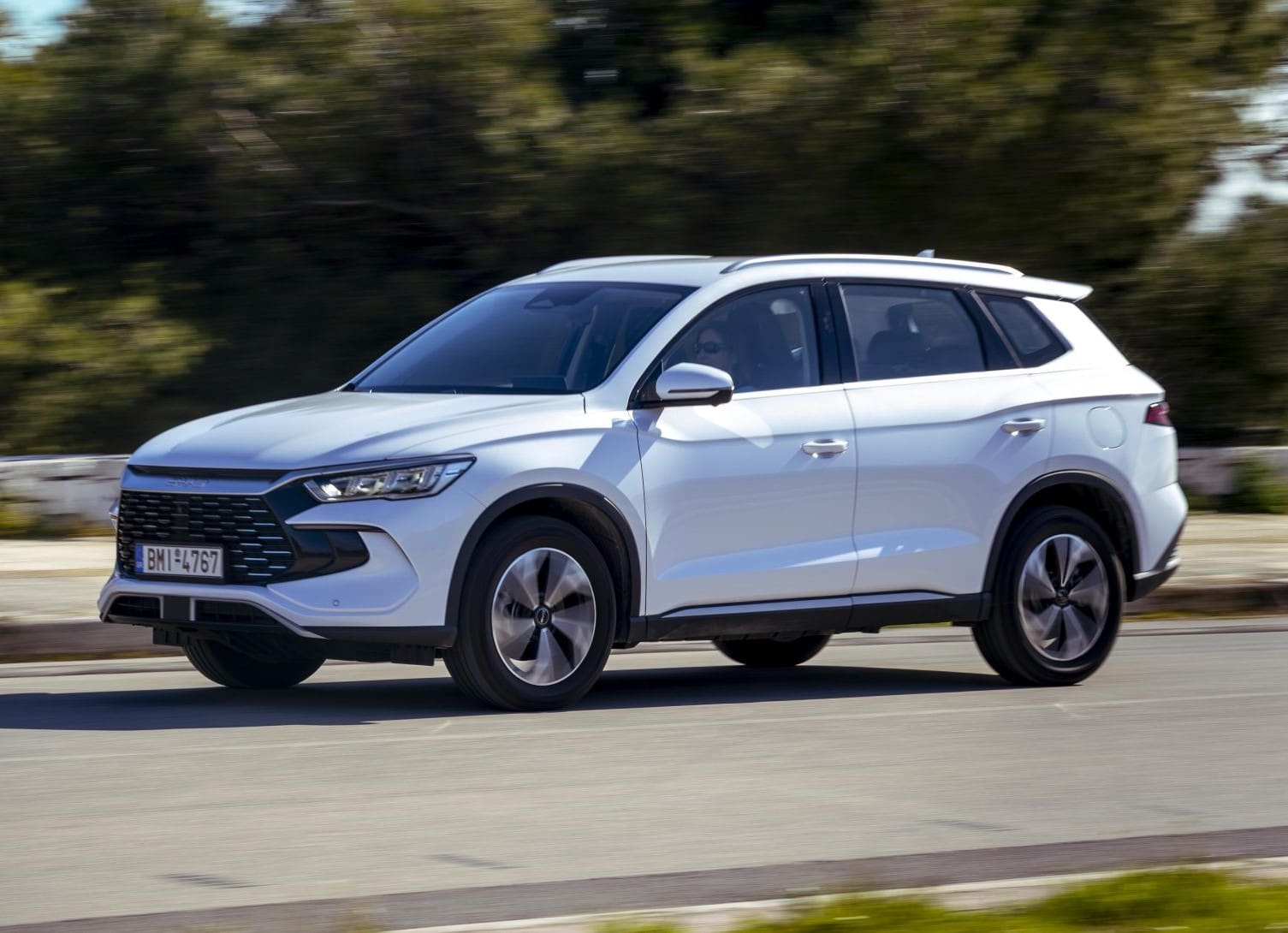 BYD Sealion 5 DM-i - Θαλάσσιος λέοντας στην πρίζα