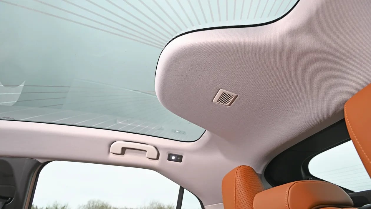 Volvo ES90 vs DS No8: Ηλεκτρικό «ντέρμπι» για premium λιμουζίνες