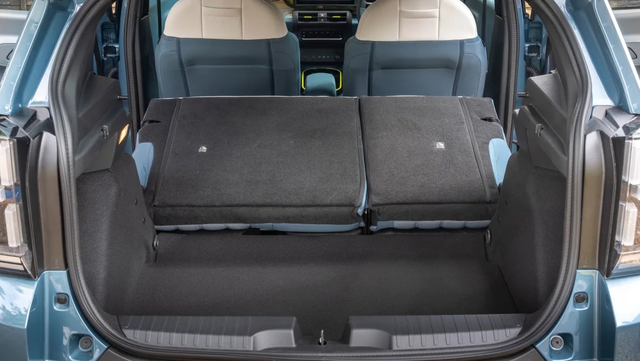 Fiat Grande Panda Hybrid: Το μικρό που τα κάνει όλα και καίει σαν... scooter!