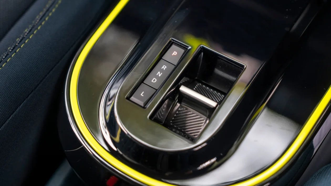 Fiat Grande Panda Hybrid: Το μικρό που τα κάνει όλα και καίει σαν... scooter!