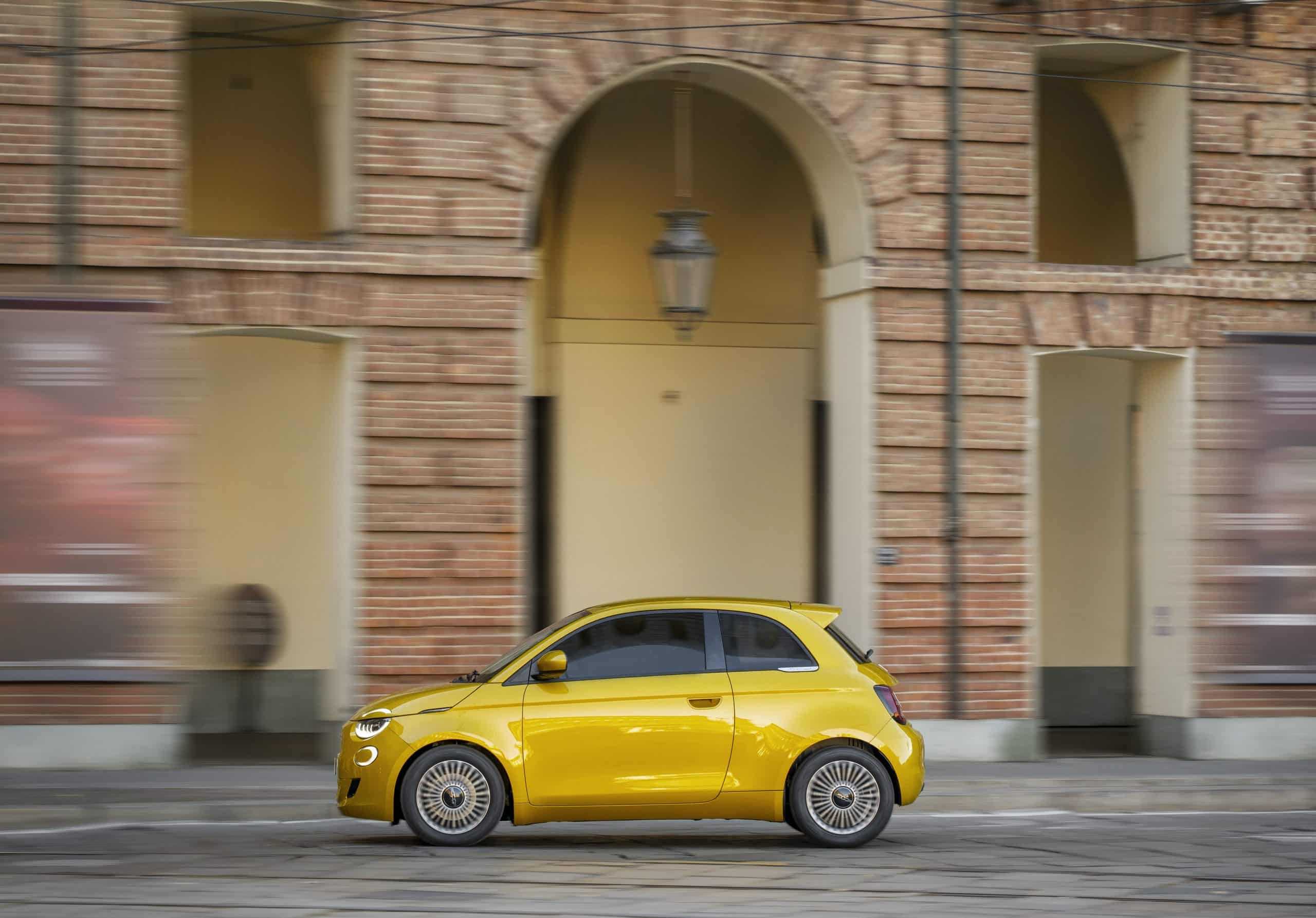 Fiat 500 Hybrid -Διαθέσιμο για παραγγελίες με τιμή από 19.213 ευρώ