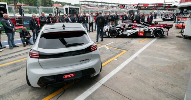 Το νέο Peugeot 208 GTi «γαζώνει» στην Imola