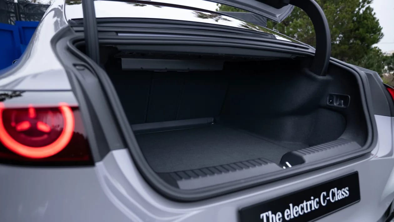 Νέα Mercedes C-Class Electric: Αποκαλύφθηκε το ηλεκτρικό sedan που απειλεί BMW και Tesla