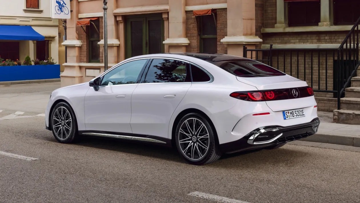 Νέα Mercedes C-Class Electric: Αποκαλύφθηκε το ηλεκτρικό sedan που απειλεί BMW και Tesla