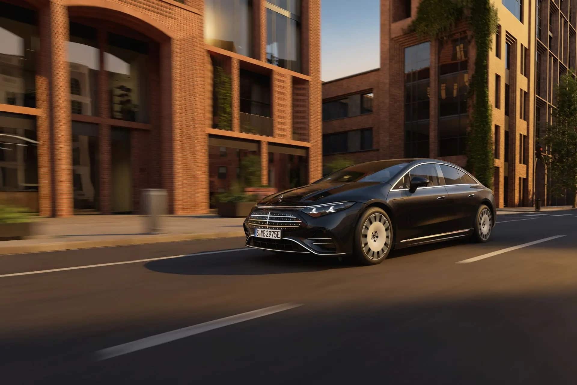 Mercedes EQS 2025: 926 km αυτονομία, 800V φόρτιση και τιμόνι… χωρίς σύνδεση