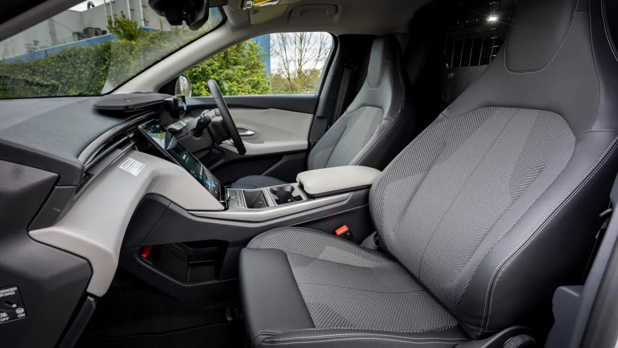 Νέο Ford Explorer Van: Το πολυτελές ηλεκτρικό βαν με 595 km αυτονομίας και 340 PS