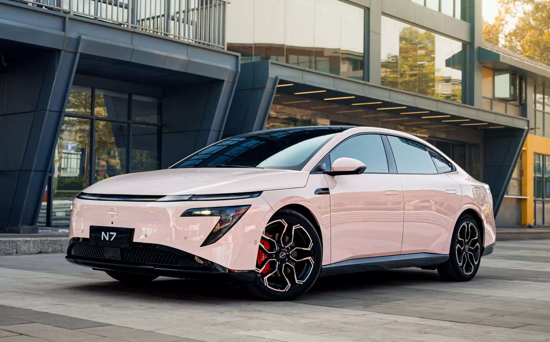 Το Nissan Primera επιστρέφει και μπαίνει στη πρίζα