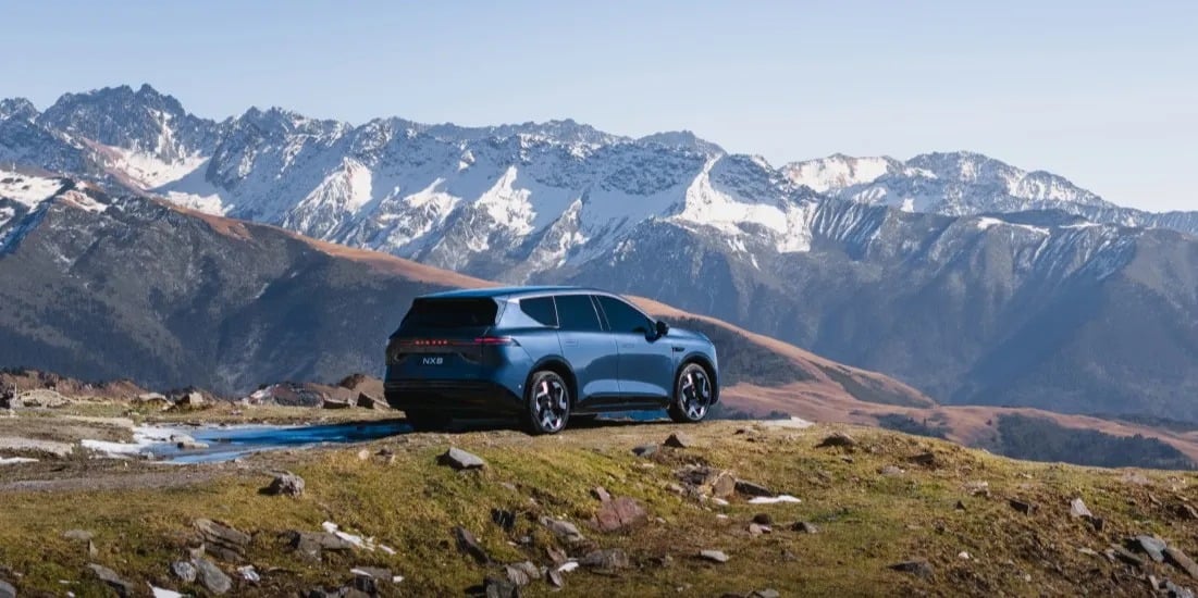 Nissan NX8: Το νέο ηλεκτρικό SUV με 8.500 παραγγελίες σε 30' και φόρτιση-αστραπή σε 12'