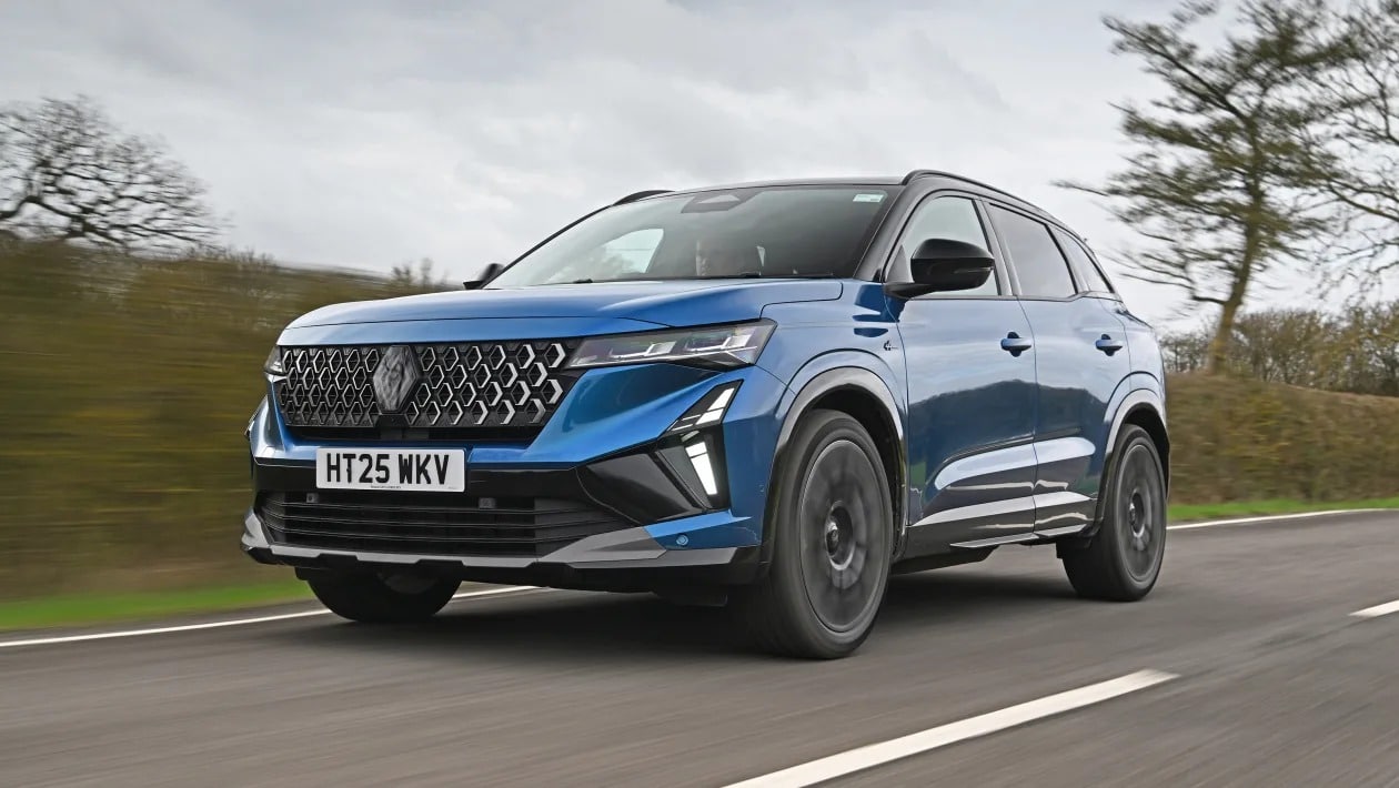 Renault Austral vs Opel Grandland: Ποιο υβριδικό SUV προσφέρει περισσότερα;