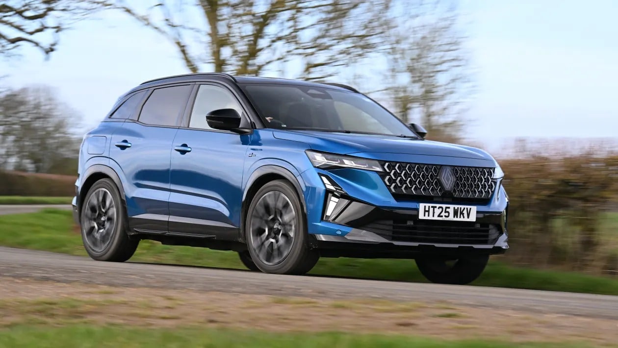 Renault Austral vs Opel Grandland: Ποιο υβριδικό SUV προσφέρει περισσότερα;