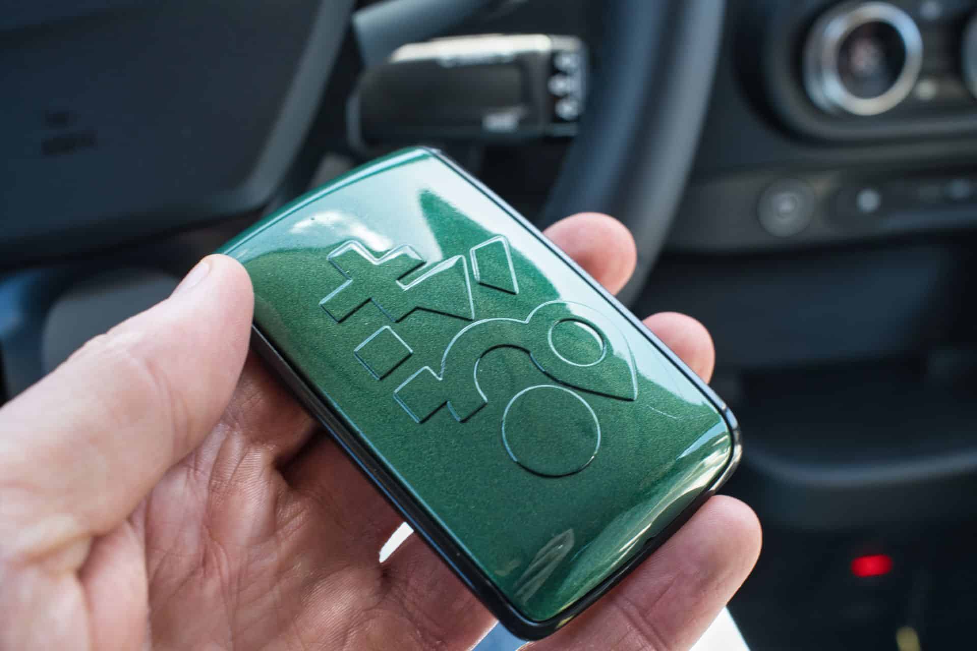 Renault Twingo E-Tech: French Kiss στην Ίμπιζα