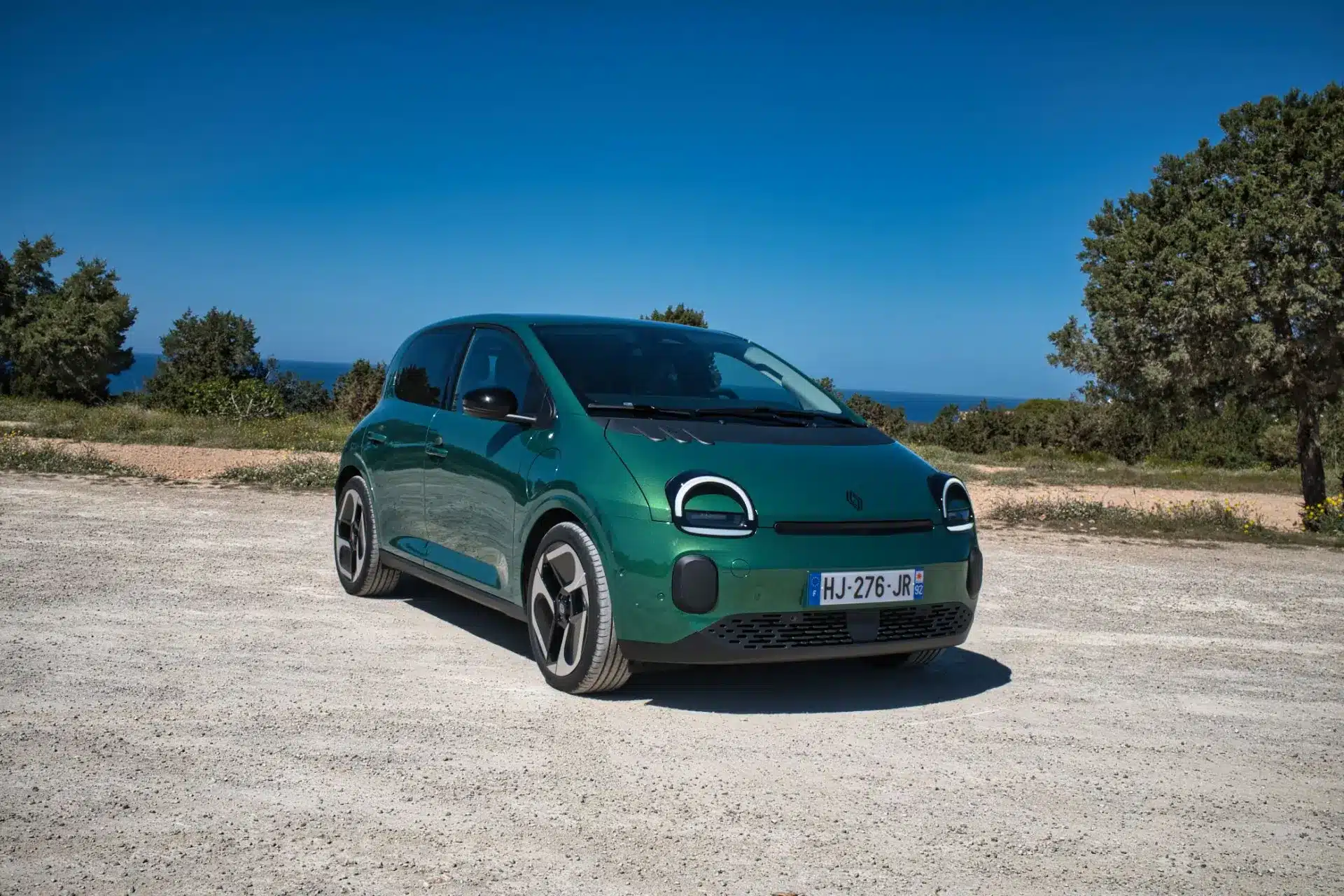 Renault Twingo E-Tech: French Kiss στην Ίμπιζα