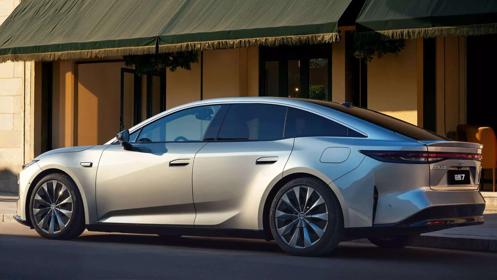 Κίνηση ματ της Toyota με το bZ7: Μεγαλύτερο από Model S, φθηνότερο από Model 3