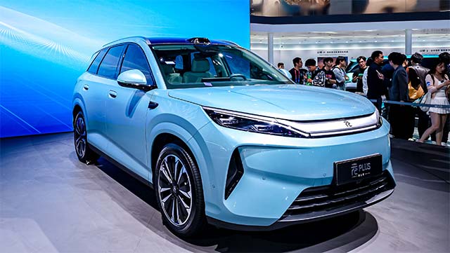 BYD: «Καταιγίδα» ηλεκτρικών στο Πεκίνο – Supercars 1.000+ PS, φόρτιση-αστραπή και SUV που αλλάζουν τα πάντα