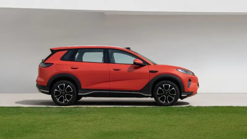 Το νέο BYD Sealion 05 λανσαρίστηκε στη Κίνα, με 2.100 Km αυτονομία και τιμή κάτω από €14.000