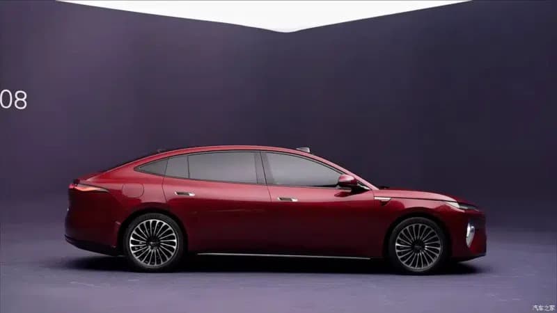 Το BYD Seal 08 DM-p PHEV κάνει το ντεμπούτο του με ηλεκτρική αυτονομία 300 Km