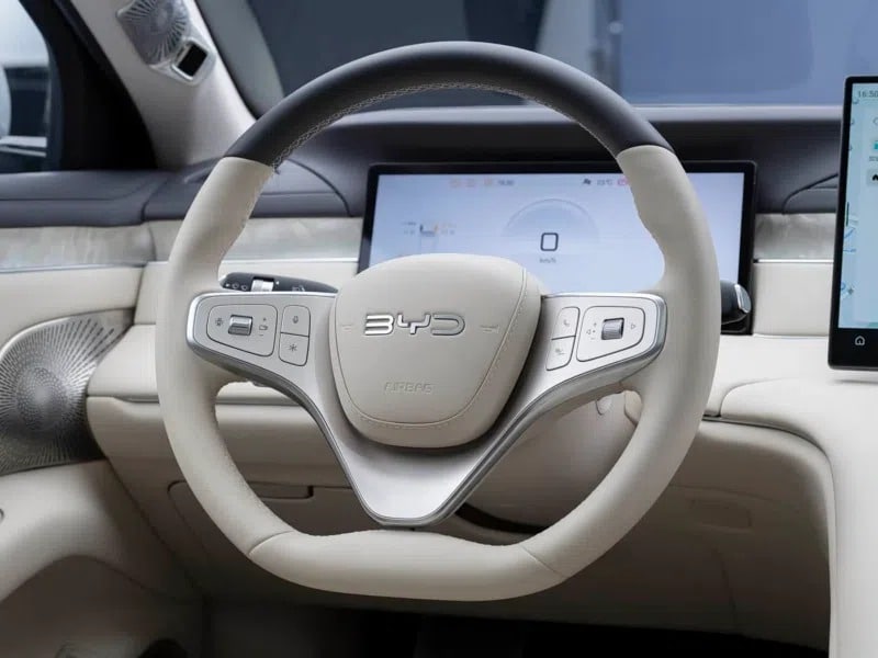 Το BYD Seal 08 DM-p PHEV κάνει το ντεμπούτο του με ηλεκτρική αυτονομία 300 Km