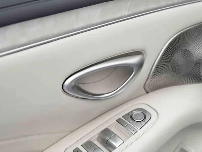 Το BYD Seal 08 DM-p PHEV κάνει το ντεμπούτο του με ηλεκτρική αυτονομία 300 Km