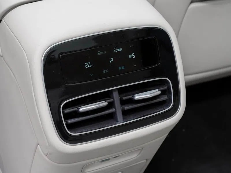 Το BYD Seal 08 DM-p PHEV κάνει το ντεμπούτο του με ηλεκτρική αυτονομία 300 Km