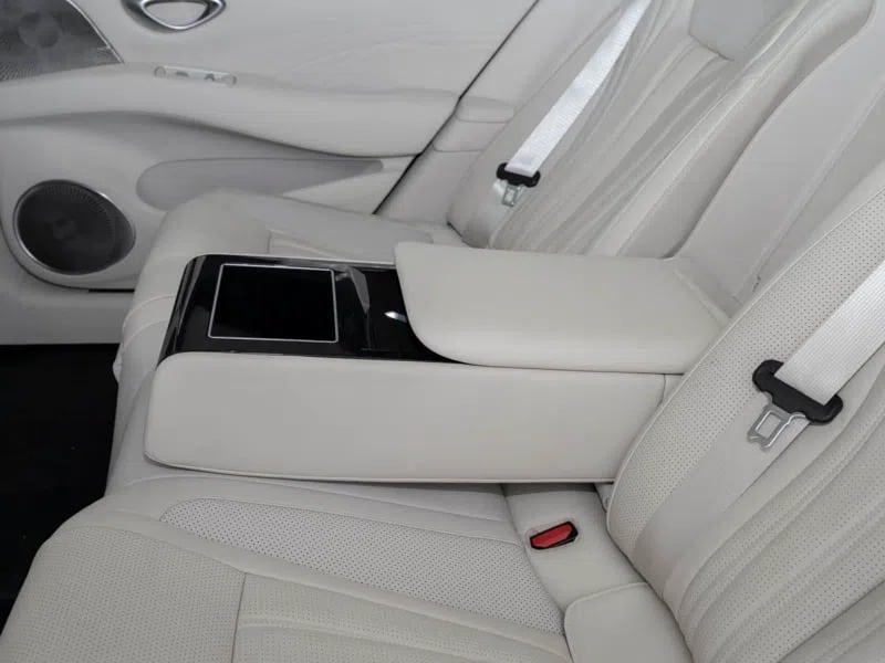 Το BYD Seal 08 DM-p PHEV κάνει το ντεμπούτο του με ηλεκτρική αυτονομία 300 Km