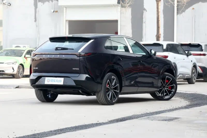 Mazda CX-6e «Year of the Horse»: Το ηλεκτρικό SUV που αλλάζει τα δεδομένα