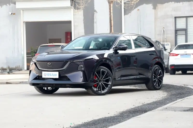 Mazda CX-6e «Year of the Horse»: Το ηλεκτρικό SUV που αλλάζει τα δεδομένα