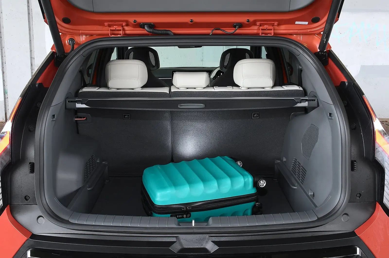 Kia EV3 vs Nissan Leaf: Ποιο ηλεκτρικό SUV κερδίζει πραγματικά;