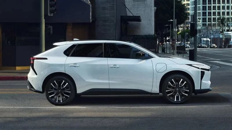 Toyota bZ4X: Κάνει την έκπληξη και «σπάει» τα νούμερα αυτονομίας