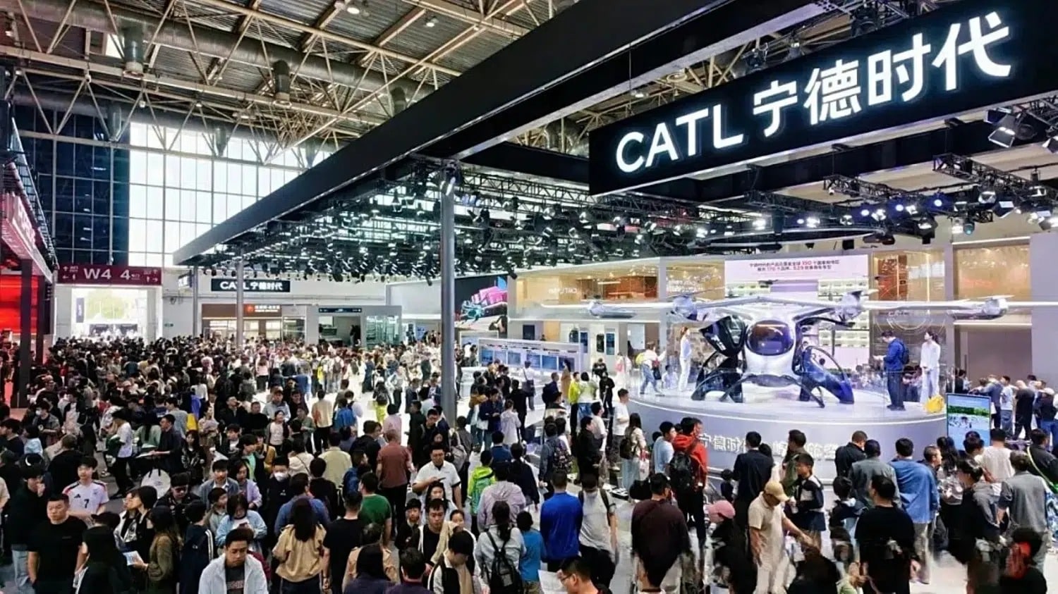 Auto China 2026: Η Έκθεση που «διέλυσε» τα πάντα – 1,28 εκατ. επισκέπτες και τεχνολογία από το… μέλλον!