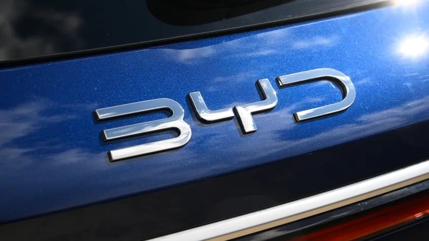 Η BYD ετοιμάζει «ευρωπαϊκή επίθεση» με νέα μικρά μοντέλα – Το Dolphin G αλλάζει τα δεδομένα