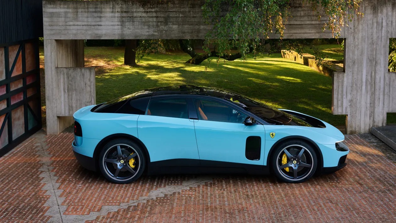 Ντεμπούτο για την πρώτη ηλεκτρική Ferrari Luce