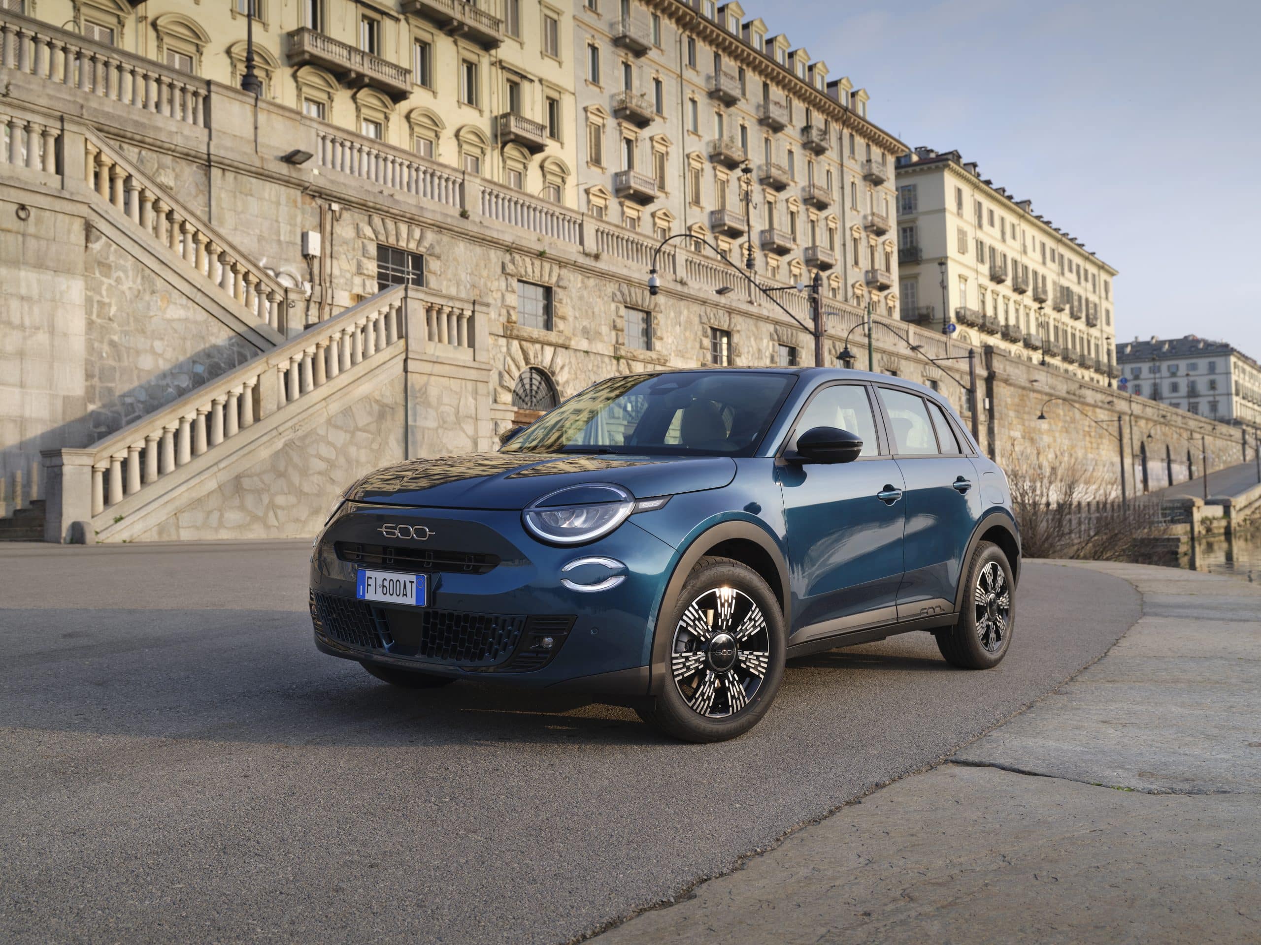 FIAT 600: Νέα έκδοση με €20.990 και 8 χρόνια εργοστασιακή εγγύηση 