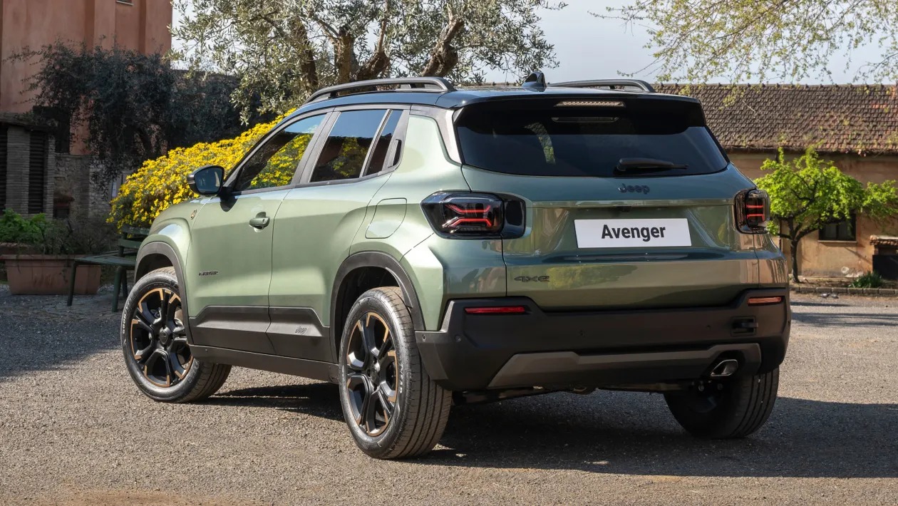 Αποκαλύφθηκε η ανανεωμένη έκδοση του νέου Jeep Avenger