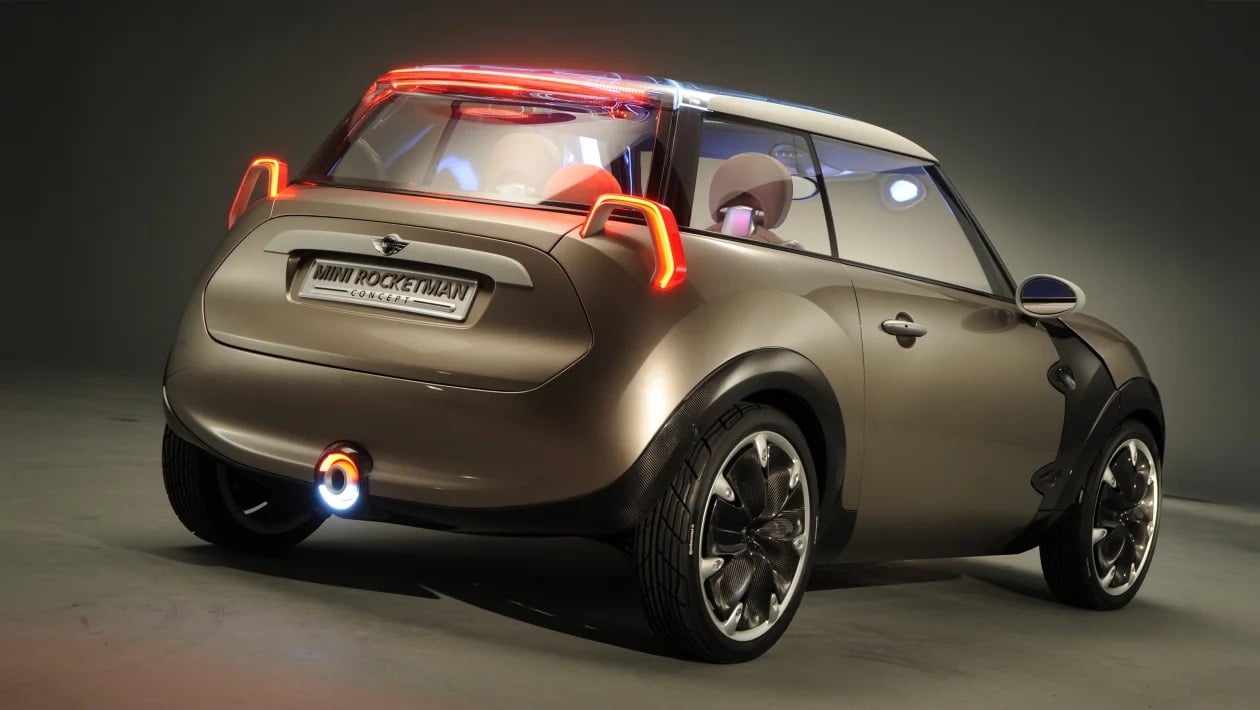 Το MINI επιστρέφει στις ρίζες του, με στόχο το FIAT 500