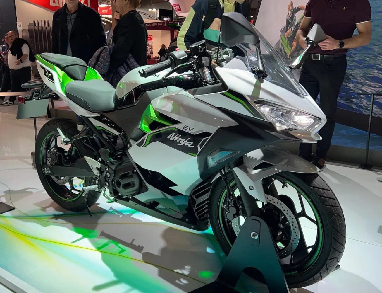 Honda, Yamaha, Kawasaki και Suzuki επιταχύνουν αθόρυβα την επανάσταση στις ηλεκτρικές μοτοσικλέτες
