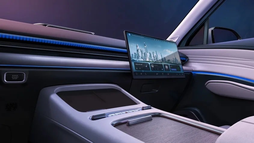 Omoda 7 Noble Tech: Το SUV με την… κινούμενη οθόνη!
