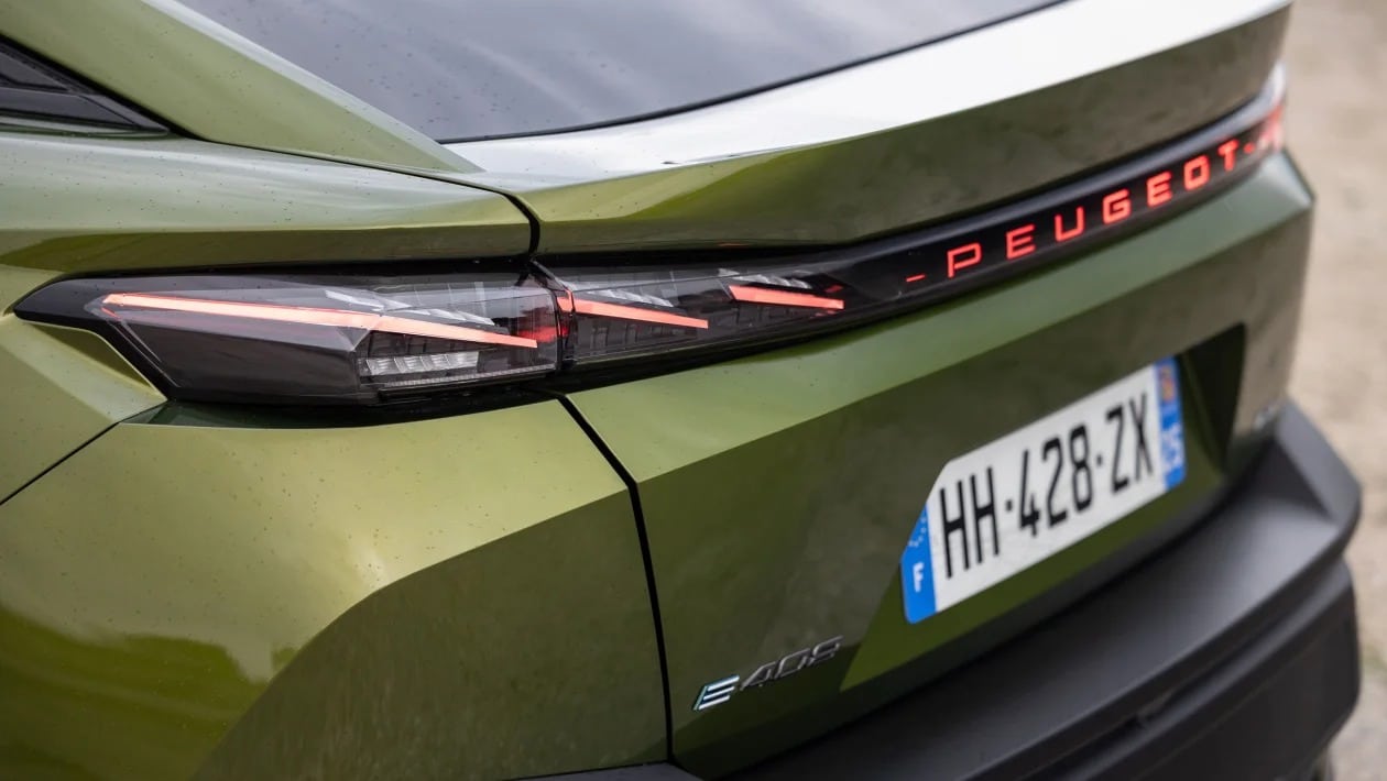 Το νέο Peugeot E-408 δημιουργεί δική του κατηγορία