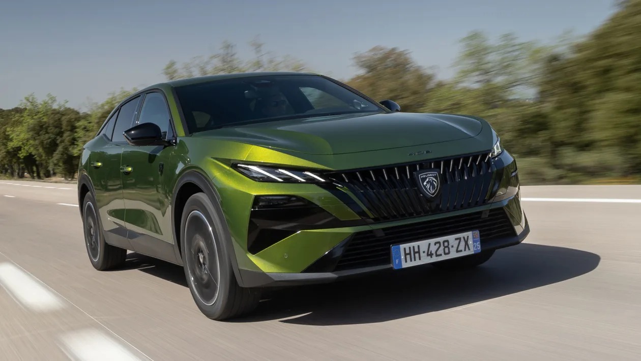 Το νέο Peugeot E-408 δημιουργεί δική του κατηγορία