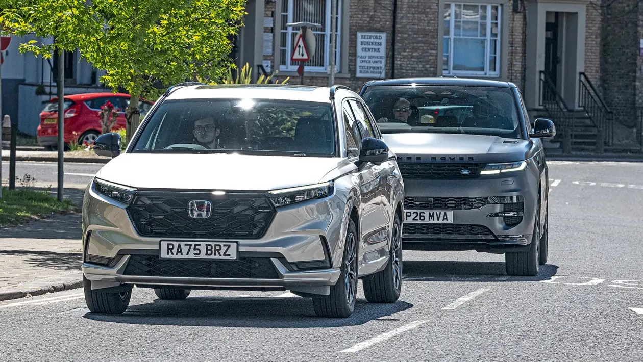Μονομαχία 5 κορυφαίων PHEV: BMW X3 vs Honda CR-V, VW Tayron, MG HS και Range Rover Sport