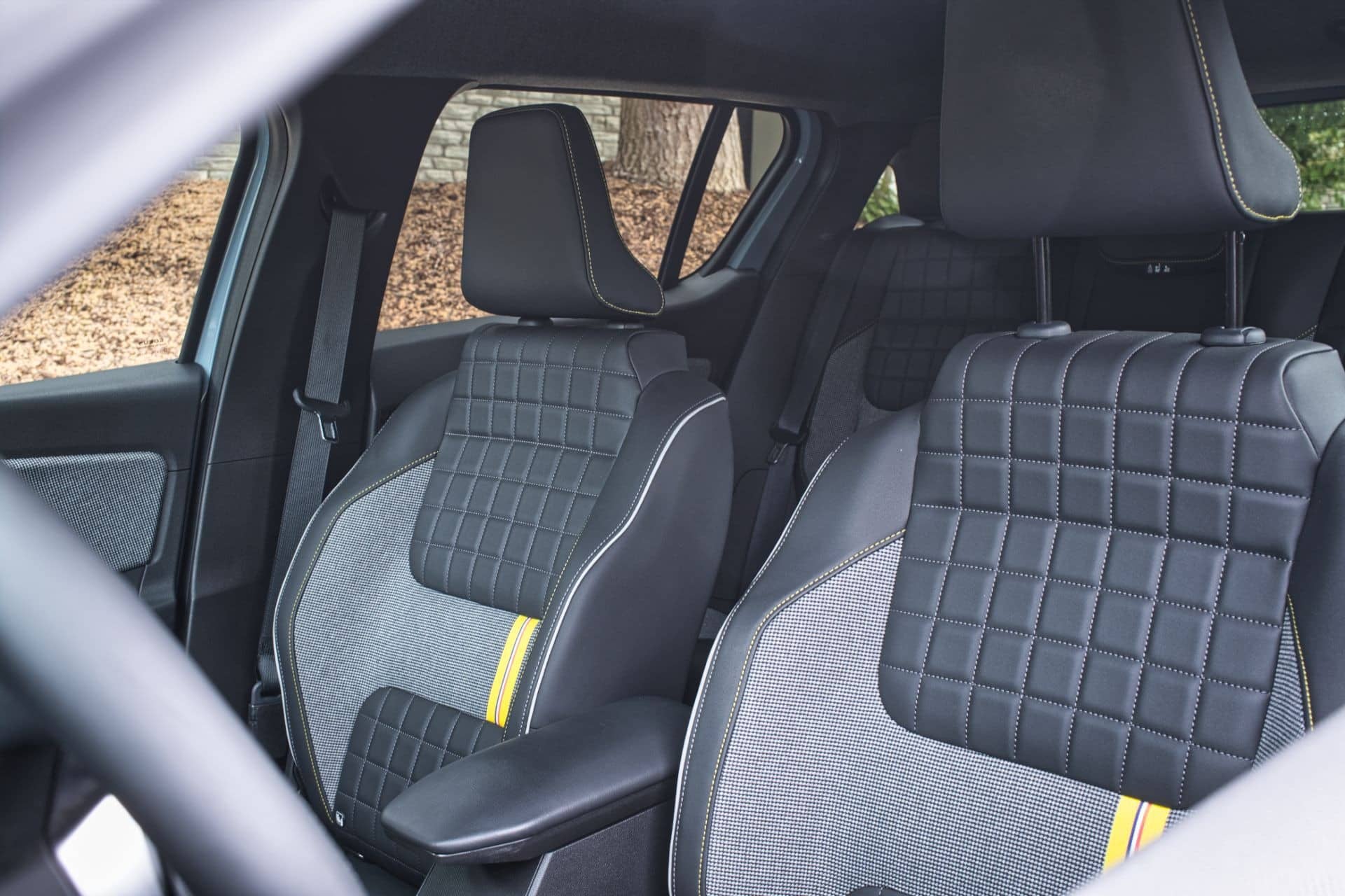 Renault 4 E-Tech: Ρετρό γοητεία με καθημερινή εμφάνιση