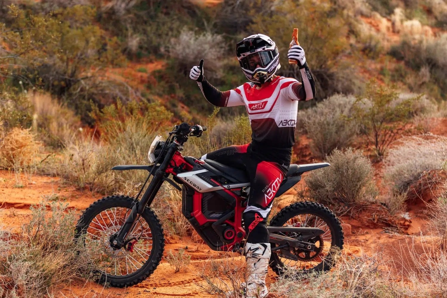 Segway Xaber 300: Η ηλεκτρική μοτοσικλέτα παντός εδάφους που ξεπερνά τα 100 χλμ./ώρα